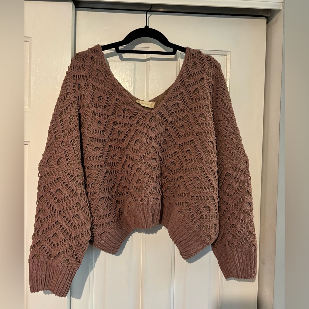 Altar’d State light purple V-neck long sleeve chunky fuzzy sweater - Size S